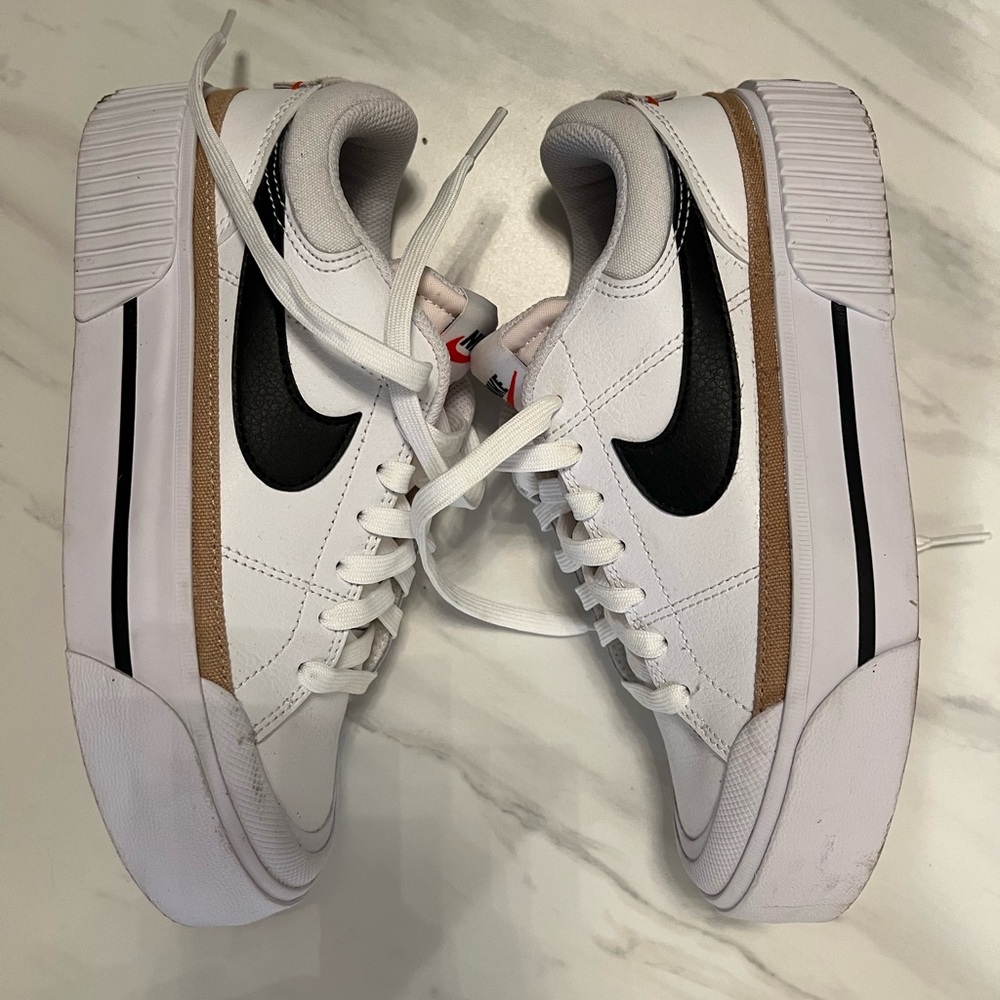 Nike Women’s Court Legacy Lift Shoe Sneaker size 6